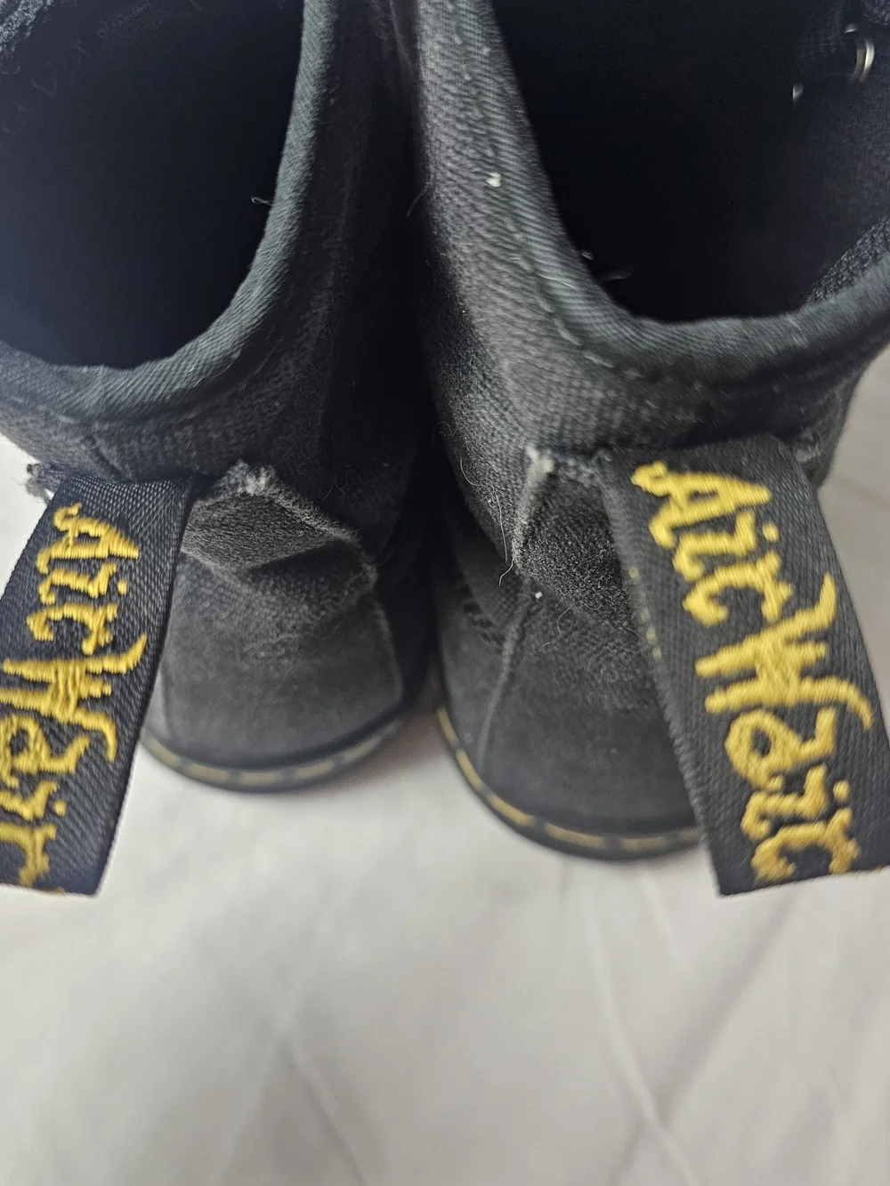 Dr. Martens Shoreditch Black Unisex High-Top Canvas Boots Size 4